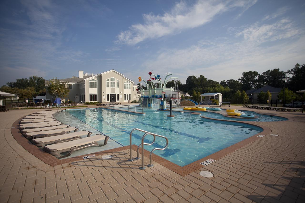 The Colonies At Williamsburg Hotel Exterior photo